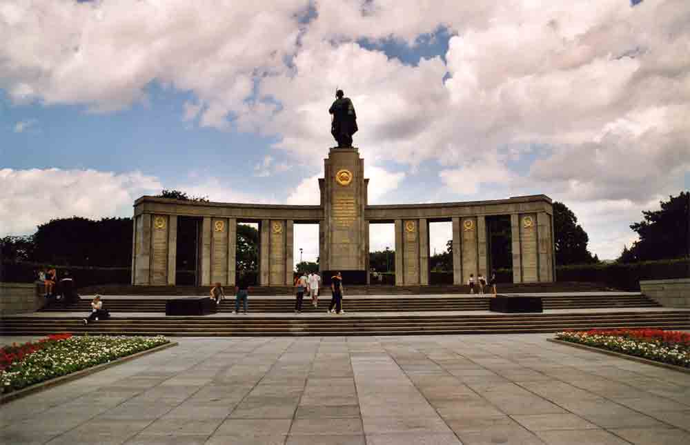 07 - Alemania - Berlin - monumento conmemorativo ruso